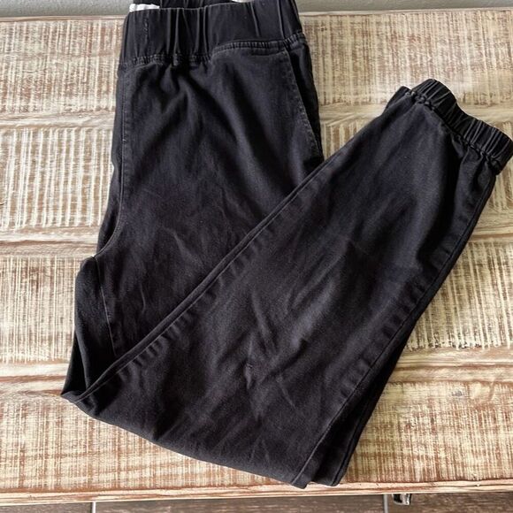 Tinseltown Pants - Tinseltown Women's Cuffed Black Pants